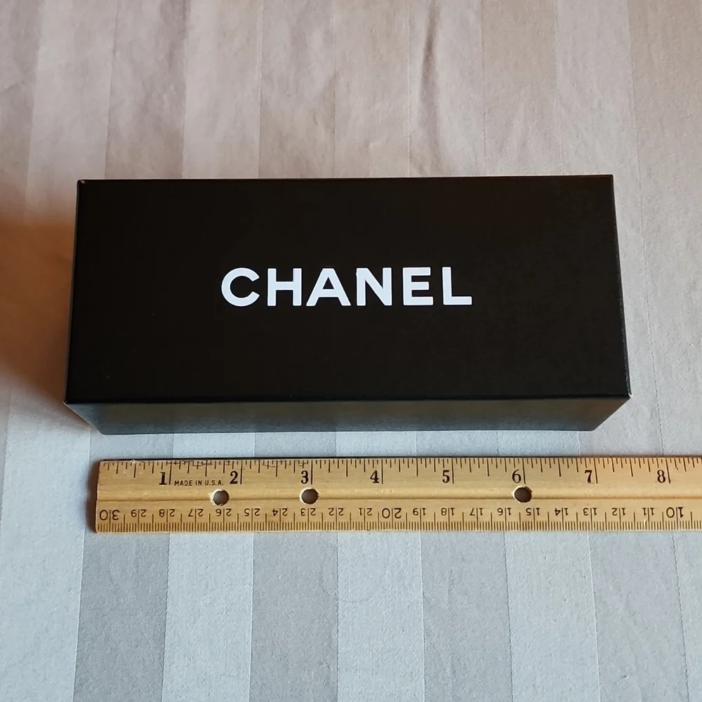 Genuine Channel Eyeglass Box (empty) - Picture 8 of 8